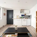 Cosy Studio In The 10Th District By Guestready