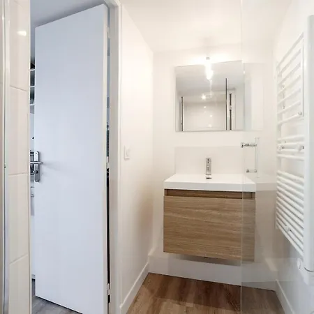 Appartamento Cosy Studio In The 10th District By Guestready Parigi